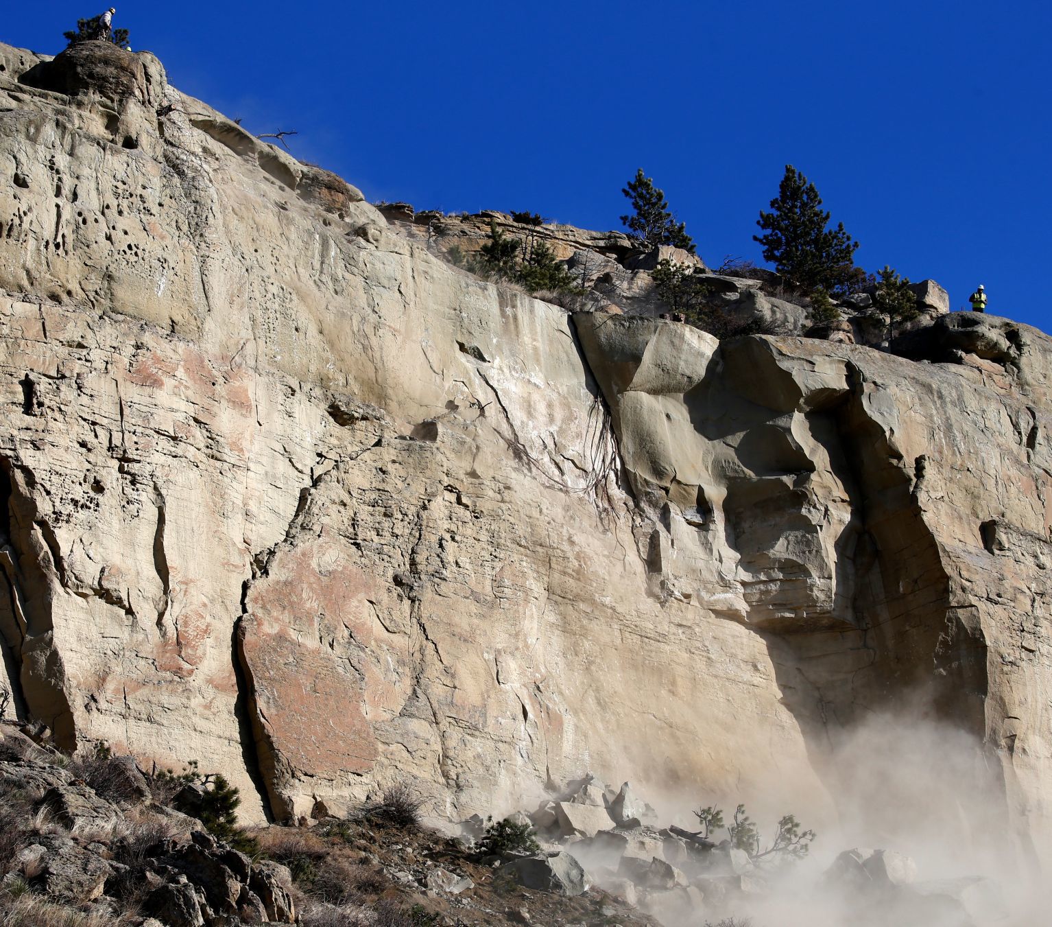 Laredo Place rock removal